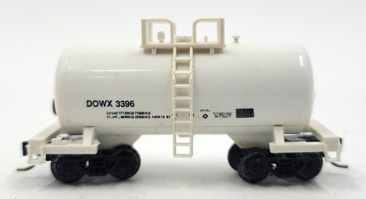 Roundhouse 8465 N Scale DOWX Single Dome Tank Car #3396 EX/Box