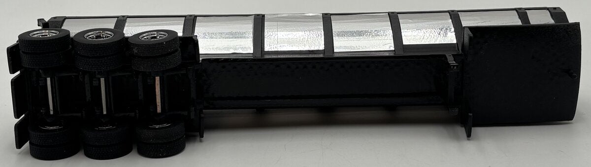 Tennessee Pass Models 1:87 Black Trout River 3 Axle Trailer EX