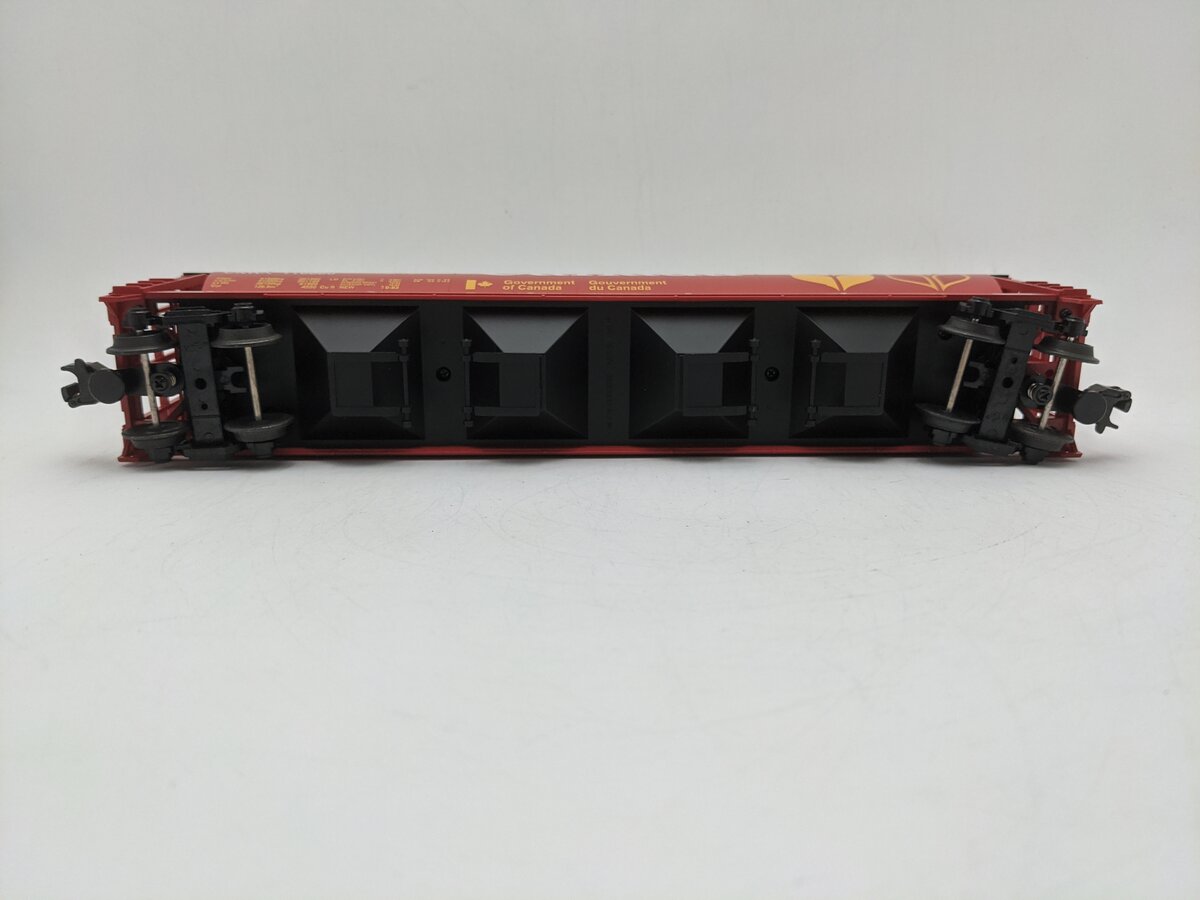 MTH 20-97400 O Gauge Canada 4-Bay Cylindrical Grain Hopper #110060 EX