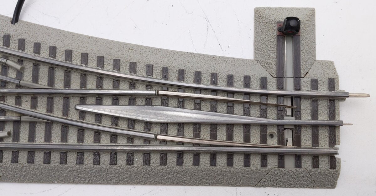 Lionel 6-16827 O72 FasTrack Command Control Right Hand Switch Turnout EX/Box