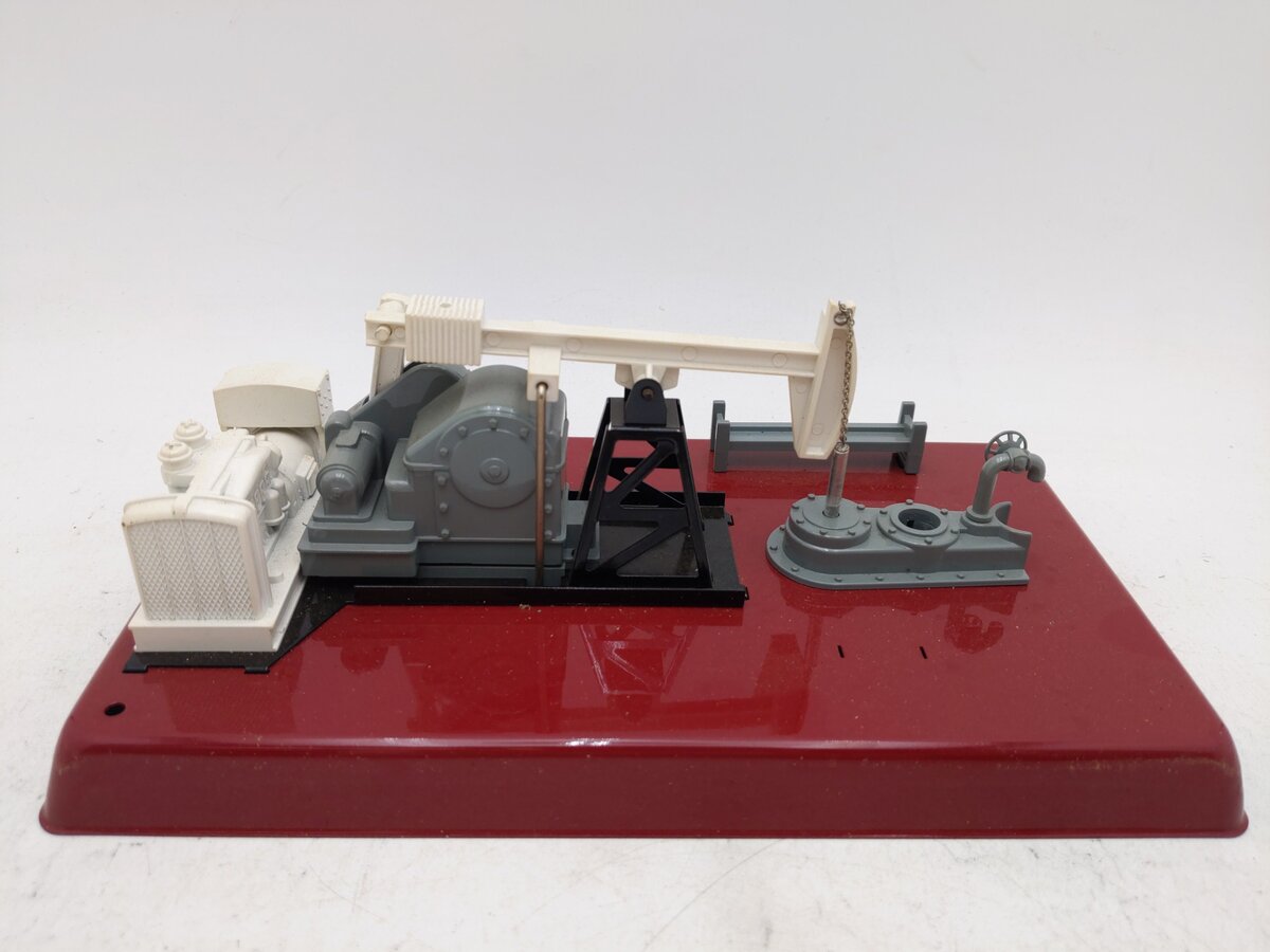 MTH 30-9028 O Gauge Operating Oil Pumping Station EX