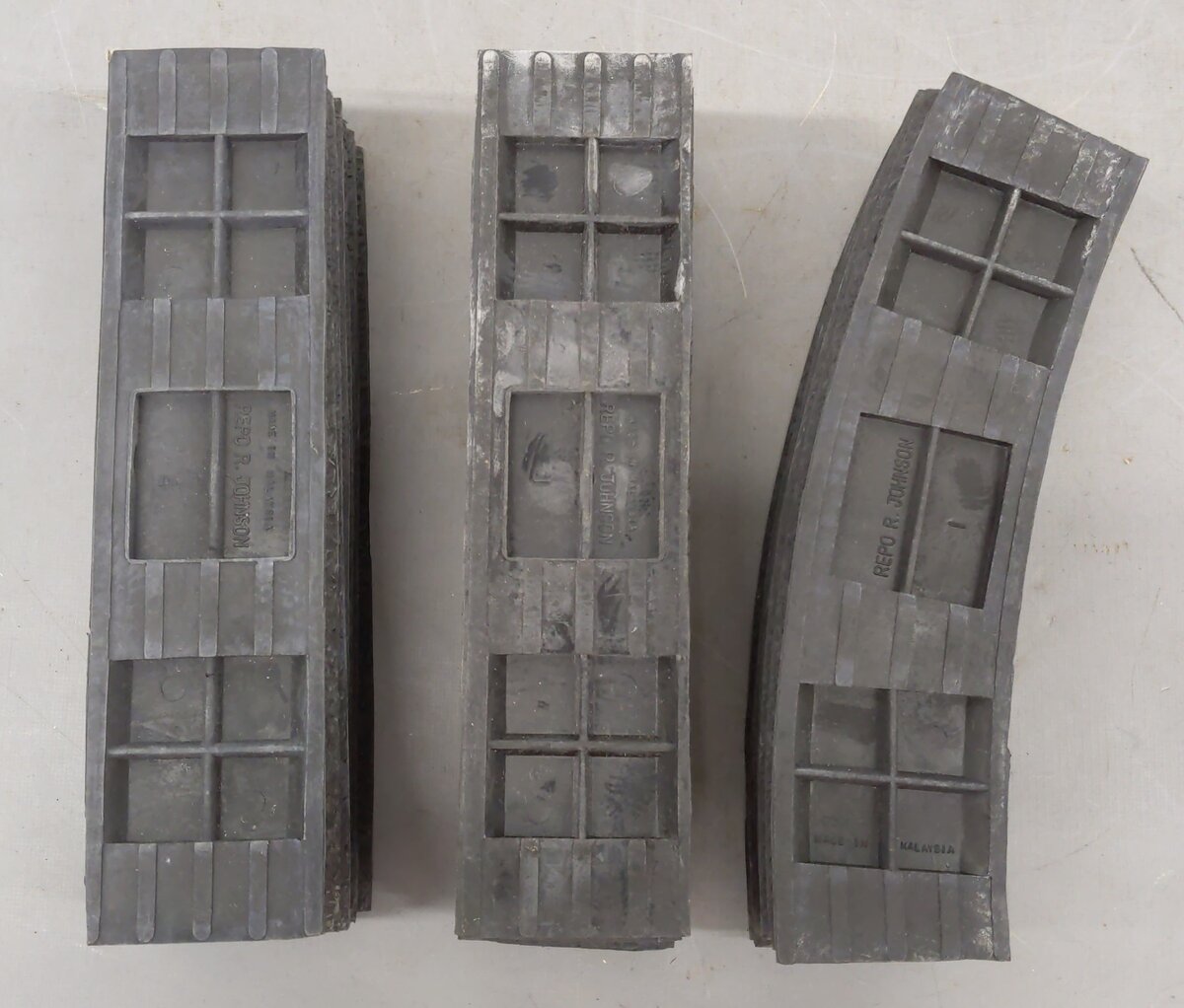 Repo R Johnson S Scale Rubber Roadbed 16 Straight & 8 Curved [24] LN