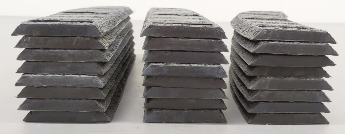 Repo R Johnson S Scale Rubber Roadbed 16 Straight & 8 Curved [24] LN