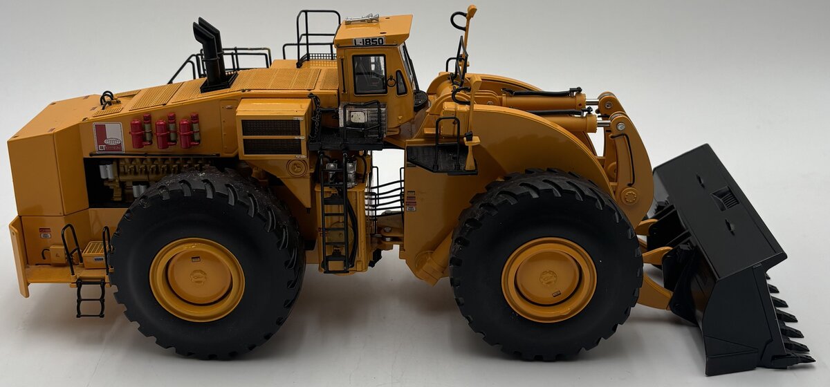 TWH #082-01080 1:50 Yellow LeTourneau L1850 Loader Diecast EX