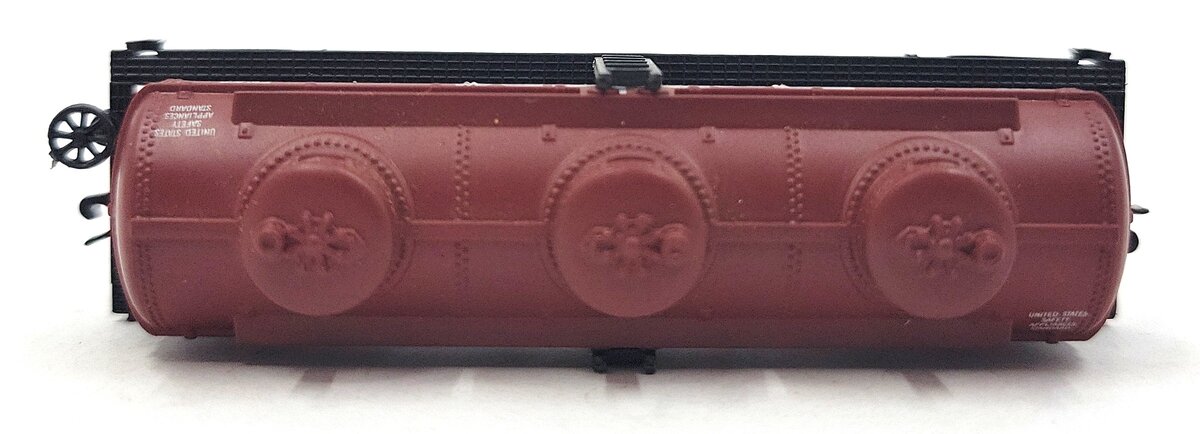 Life Like 7766 N Scale Mobilgas 3 Dome Tank Car #238 LN/Box