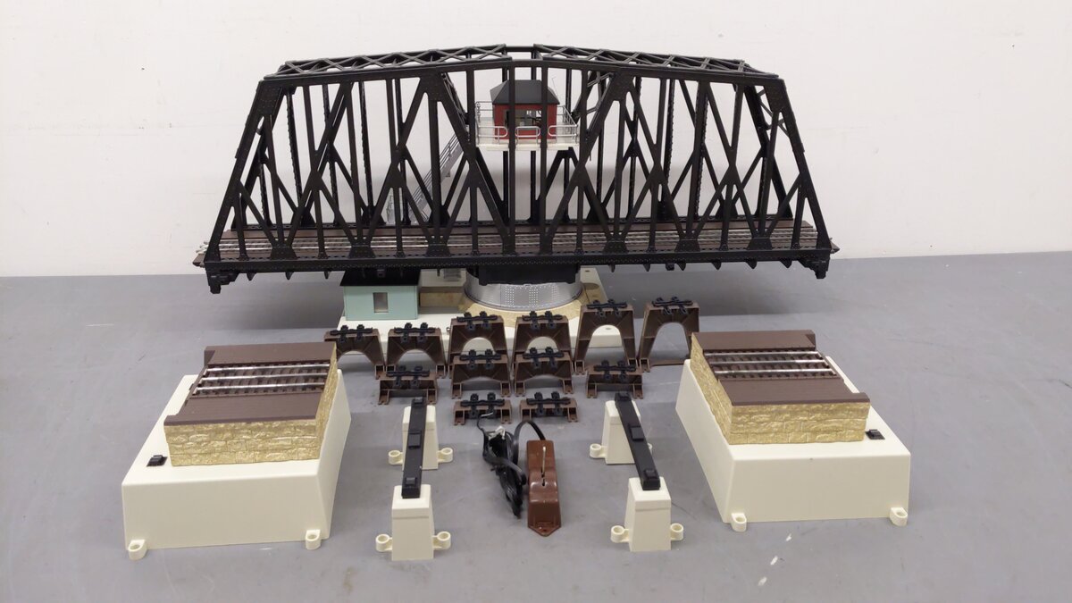 Lionel 6-24111 O Gauge Operating Swing Bridge EX