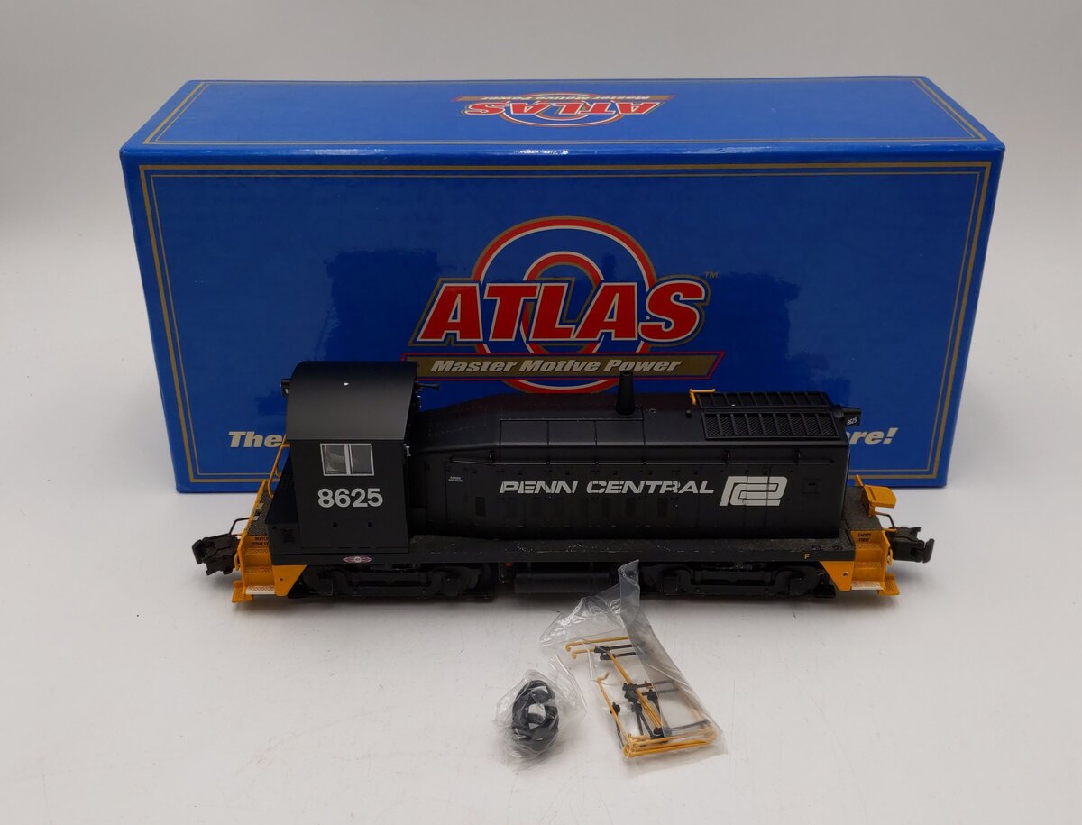 Atlas O Scale Penn Central  EMD SW8/SW9 switcher diesel locomotive EX