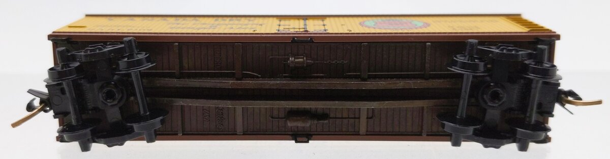 Micro-Trains 04900190 N Canada Dry 40' Double Wood Sheathed Reefer #9106 LN/Box