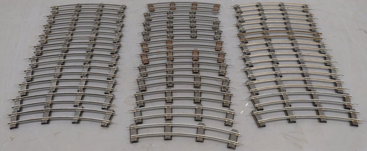 American Flyer 702 Vintage S Curved Track Sections (31)/Box