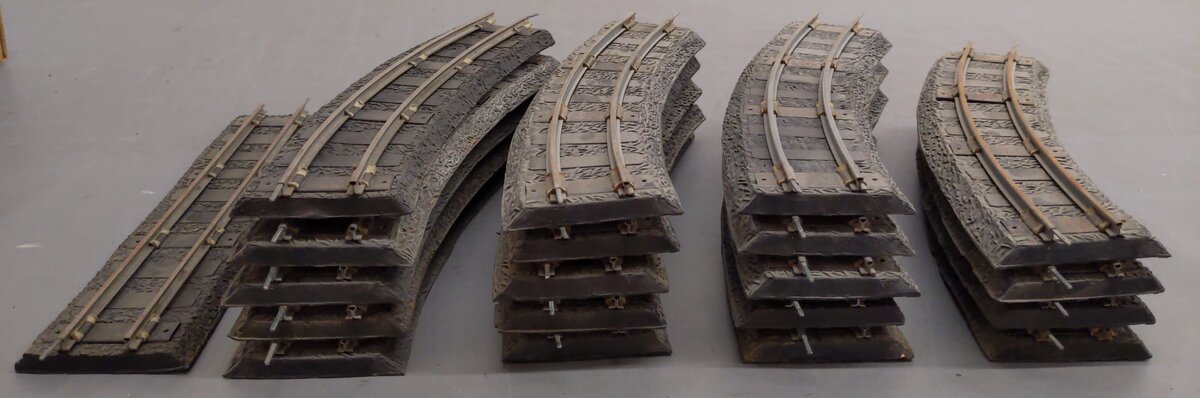S Scale Curved & Straight Tinplate Track w/ Rubber Roadbed [20] VG