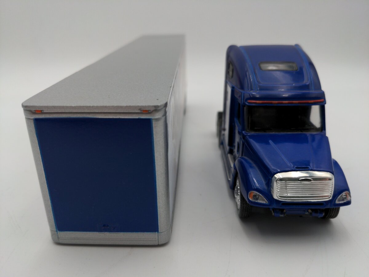 Tonkin 1:53rd Scale Diecast Freightliner 