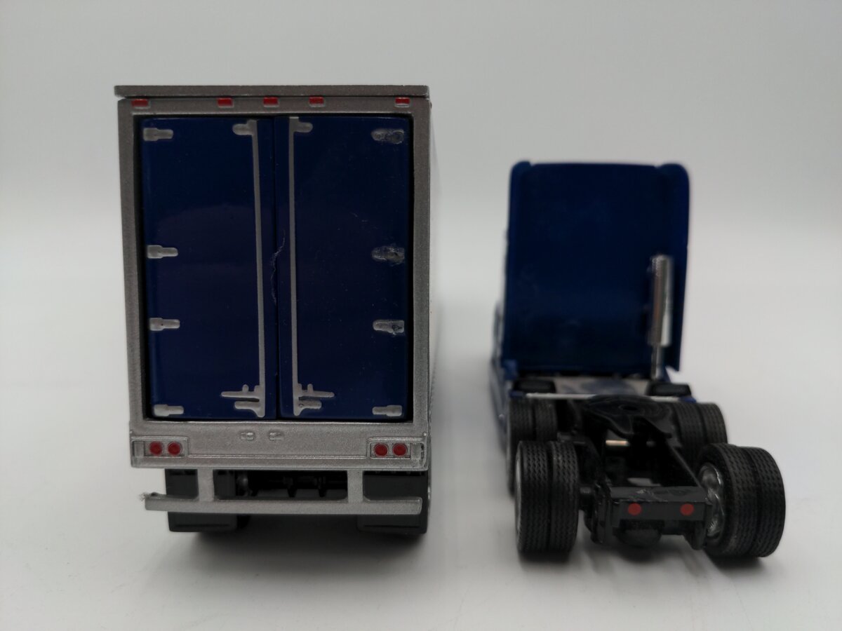 Tonkin 1:53rd Scale Diecast Freightliner 