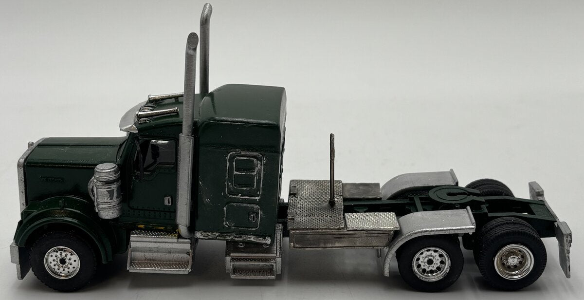 Peterbuilt 1:64 Green Peterbilt 359 8x5 Semi Tractor EX
