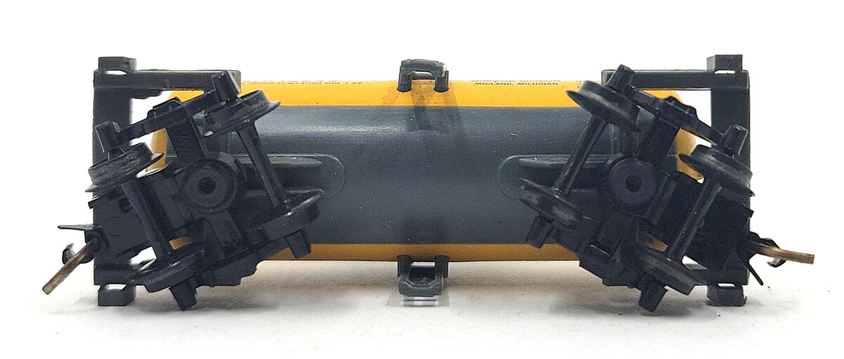 Atlas 3233 N Scale Dow Chemical "Beercan" Tank Car #10243 LN/Box
