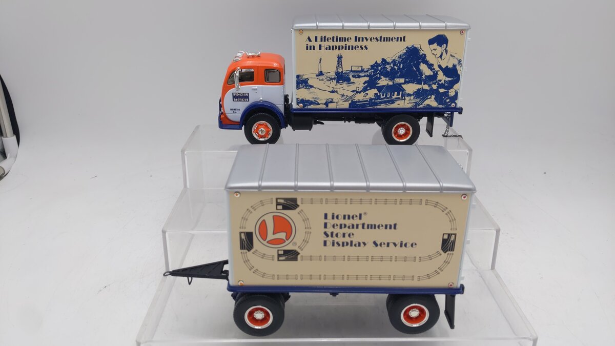 Lionel 19-2151 1/34 scale Diecast 1953 White 3000 Freight Truck w/ Trailer EX