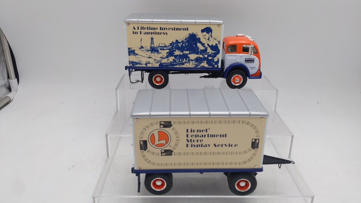 Lionel 19-2151 1/34 scale Diecast 1953 White 3000 Freight Truck w/ Trailer EX