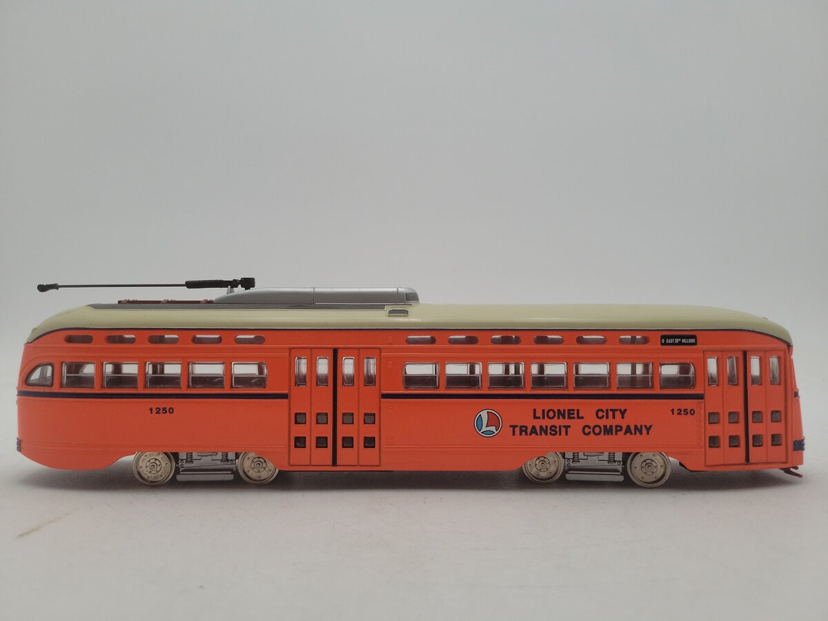 Corgi 55004 1:50 Lionel City Transit Company PCC Street Car #1250 EX