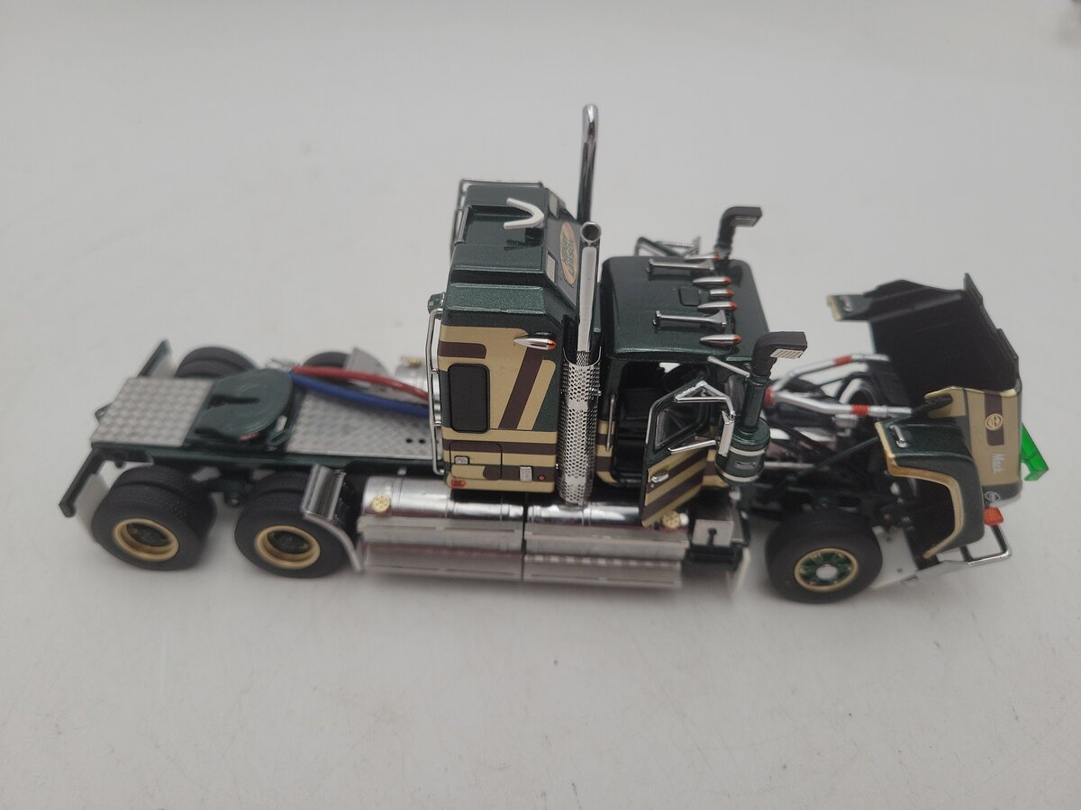 Drake Z88003 1:50 Scale Mack Henry Lawson Bicentennial Super Liner Tractor LN/Box