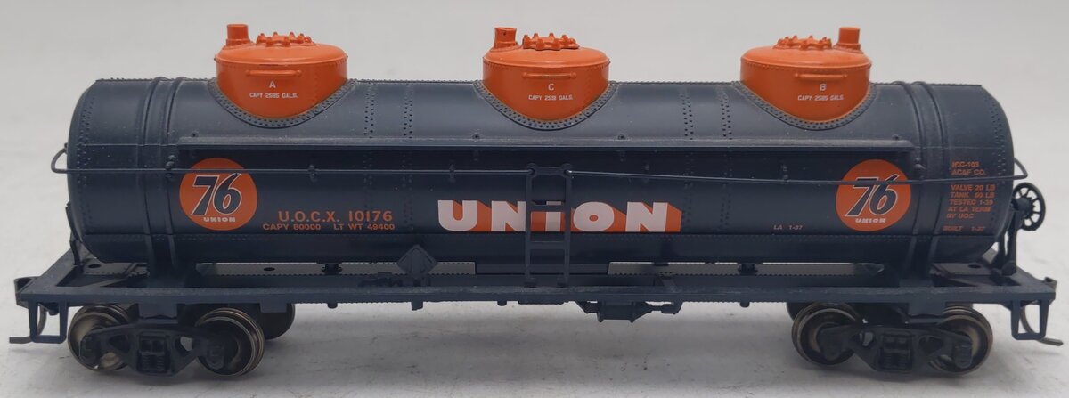 Athearn 74463 HO Scale Union Oil 3-Dome Tankcar #2 EX/Box