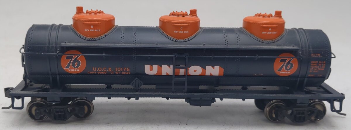 Athearn 74463 HO Scale Union Oil 3-Dome Tankcar #2 EX/Box