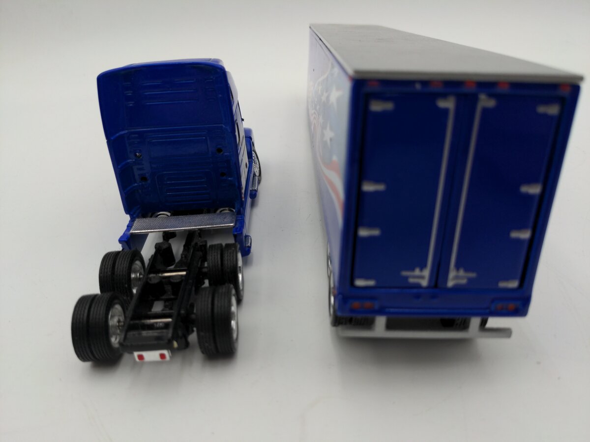 Tonkin Diecast Volvo USA Tractor Trailer VG