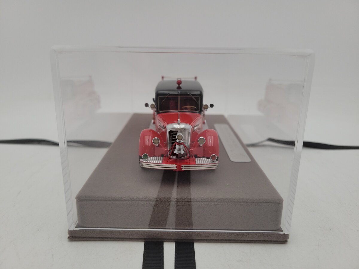 Fire Replicas FR076-34 1:50 Scale Chicago Fire Department 48 Mack L Sedan Pumper LN/Box