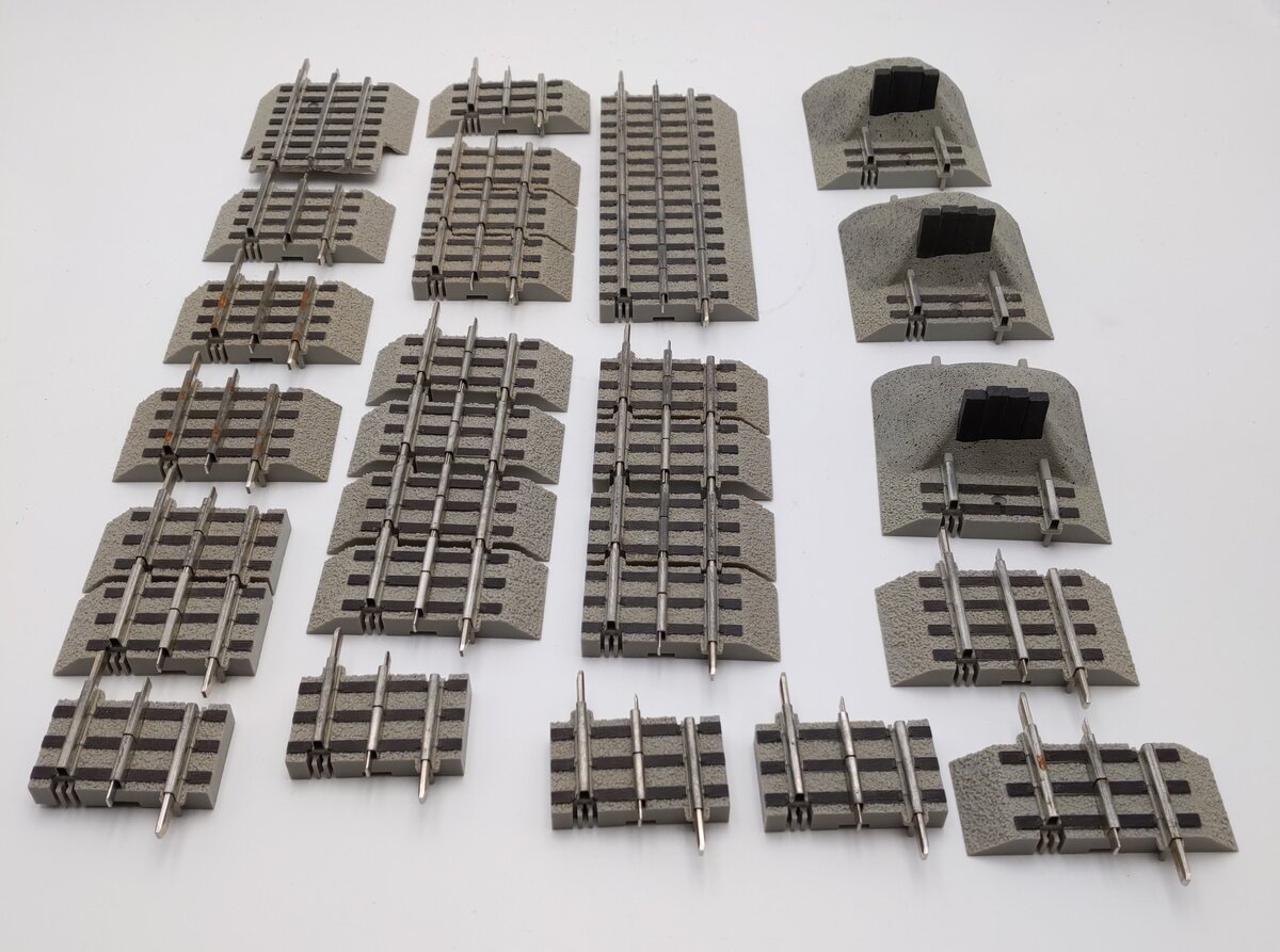 Lionel O Fastrack Assorted Straight Sections & Bumpers [33] EX