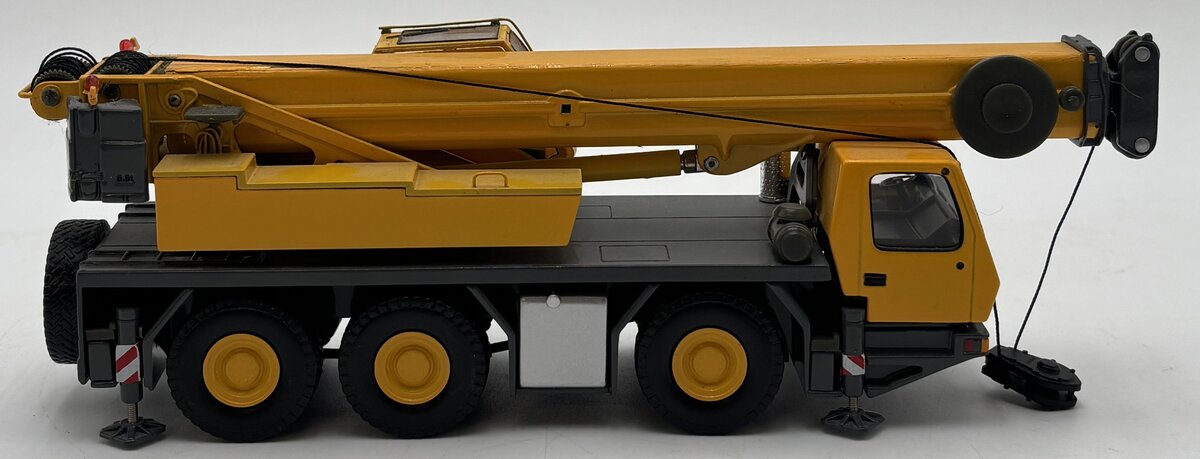 TWH Collectibles 003Y 1:50 Yellow GMK3055 3-Axle Crane EX