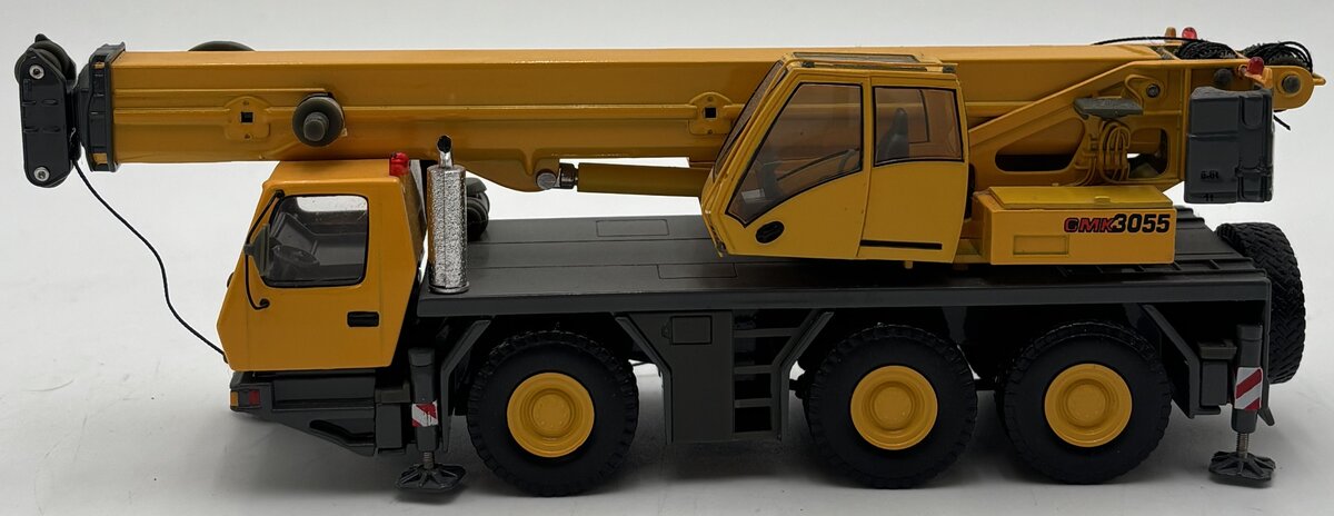 TWH Collectibles 003Y 1:50 Yellow GMK3055 3-Axle Crane EX