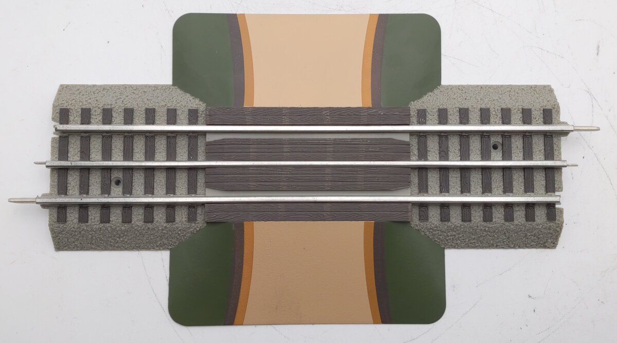 Lionel 6-12036 O Gauge FasTrack Grade Crossing (Pack of 2) EX/Box