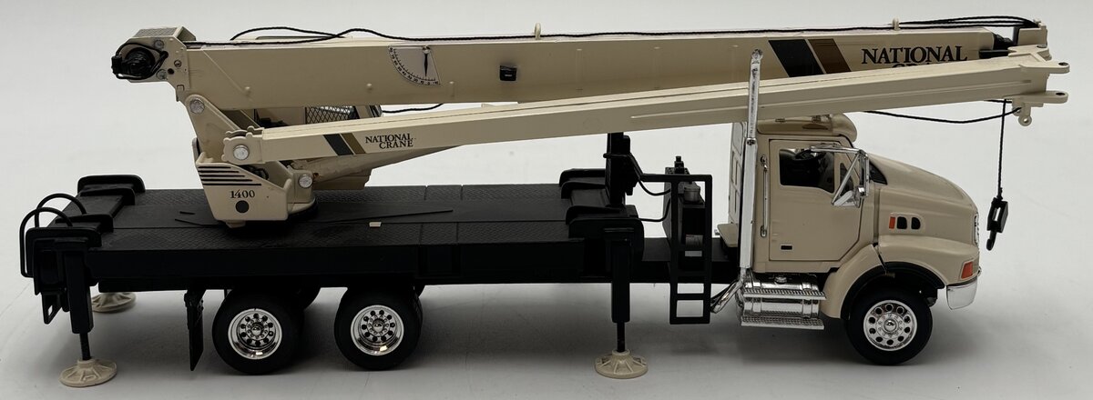TWH Collectibles 1:50 National Crane 1400 Manitowoc Telescoping Crane EX