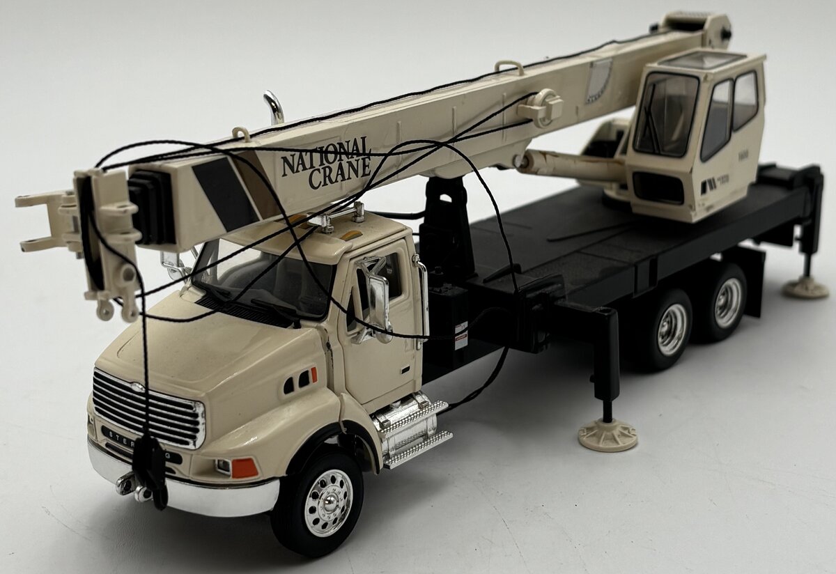 TWH Collectibles 1:50 National Crane 1400 Manitowoc Telescoping Crane EX