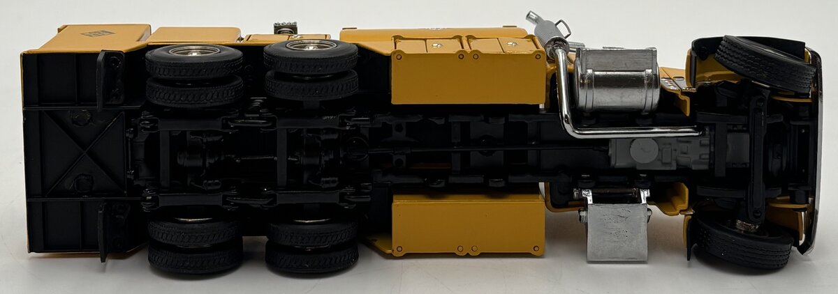 Sword Models SW2041-Y 1:50 Yellow Peterbilt 357 w/Elliot Fuel and Lube Body LN