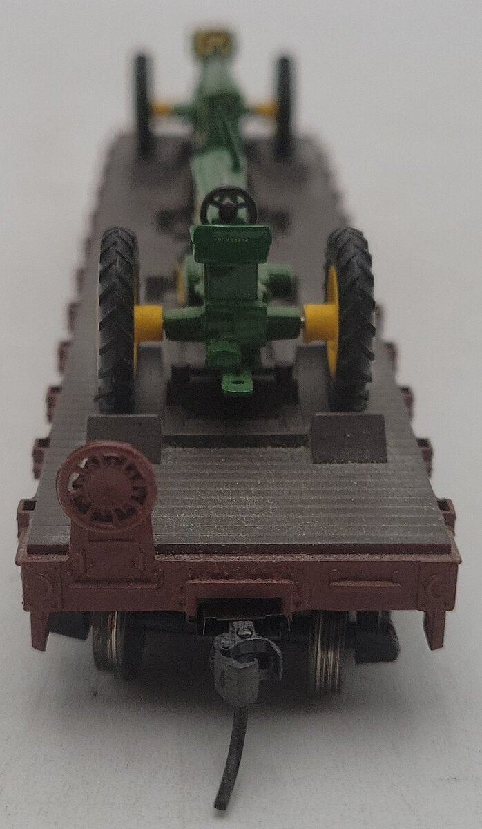 Athearn 81287 HO Scale Rock Island John Deer Flat Car w/ Tractors #90134 EX/Box
