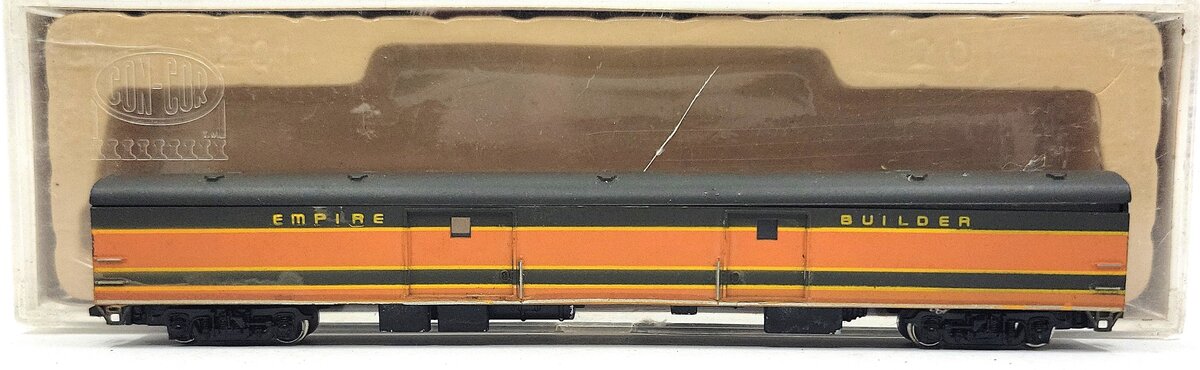 Con-Cor 0001-04081D Great Northern Smooth-Side Full Baggage Car VG/Box