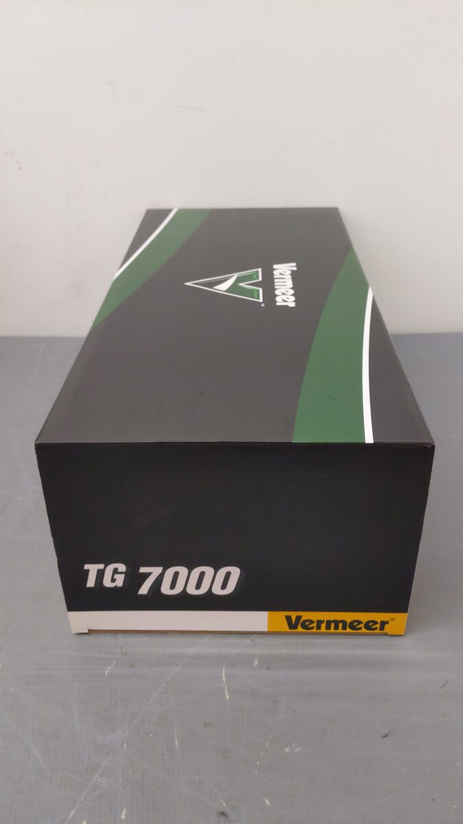 Vermeer T01005 1:50 Scale Green Peterbilt 379 with Vermeer TG7000 Tub Grinder NIB