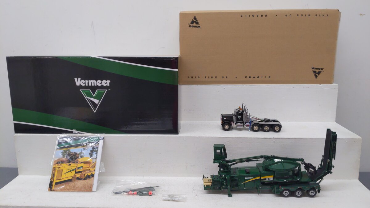 Vermeer T01005 1:50 Scale Green Peterbilt 379 with Vermeer TG7000 Tub Grinder NIB