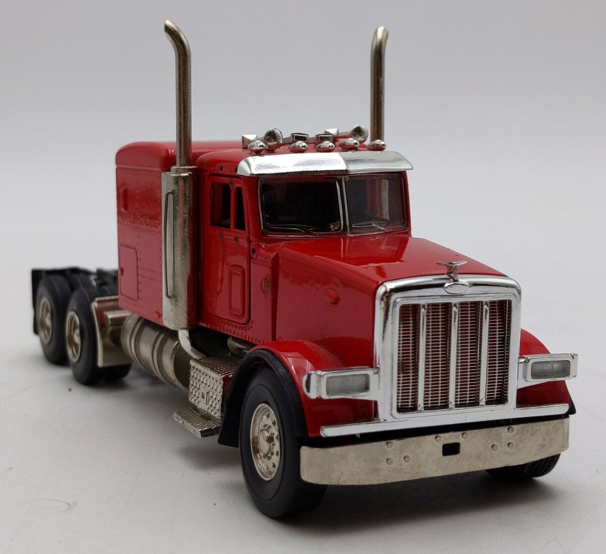 Promotex 1:87 Scale # 25233 Peterbilt Tandem Tractor w/Sleeper EX