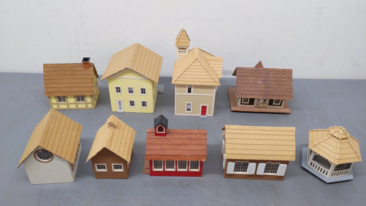 Custom Assorted O Scale Wooden Buildings [9]