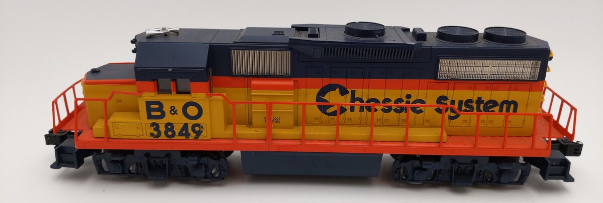 Lionel 6-28827 Chessie GP-38 Powered Diesel Locomotive #3849 EX