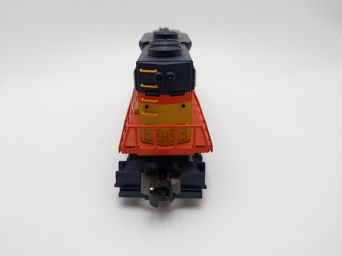 Lionel 6-28827 Chessie GP-38 Powered Diesel Locomotive #3849 EX