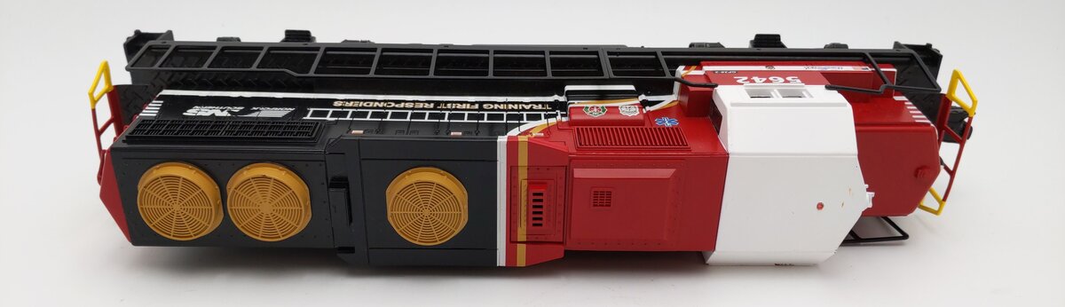 Lionel 6-84490 O Gauge NS First Responders Lionchief GP-38 Diesel #5642 VG