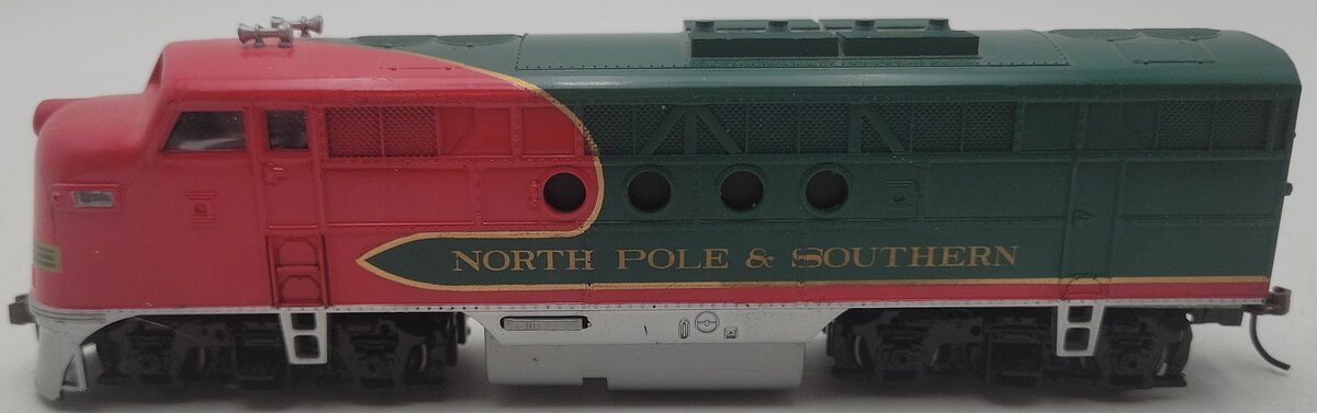 Bachmann HO Scale North Pole & Southern Diesel Locomotive EX