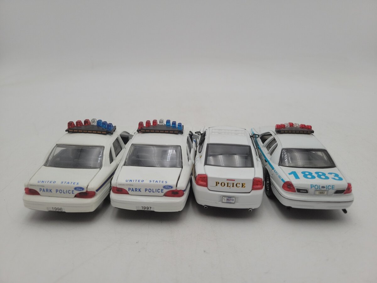 Welly Diecast & Others Assorted Police Cars: 9762, 15419, 1994 [4] EX