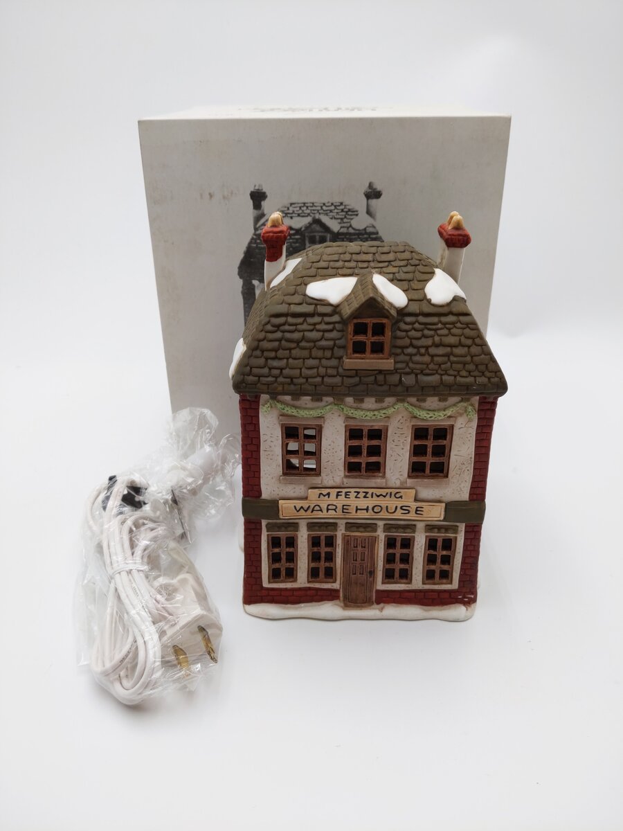 Dept 56 6500-5 Dickens Village Series: Fezziwig's Warehouse EX/Box