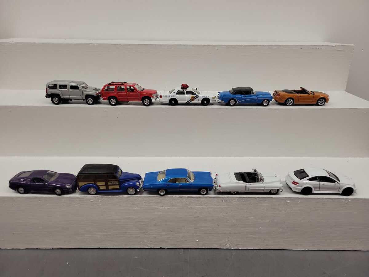 ERTL, Welly & Other Assorted Diecast Vehicles [9] EX