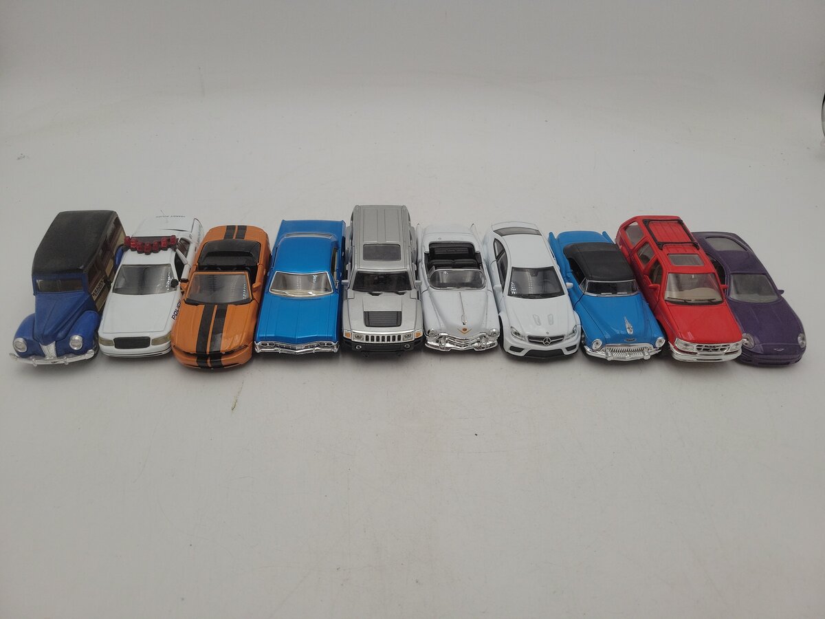 ERTL, Welly & Other Assorted Diecast Vehicles [9] EX