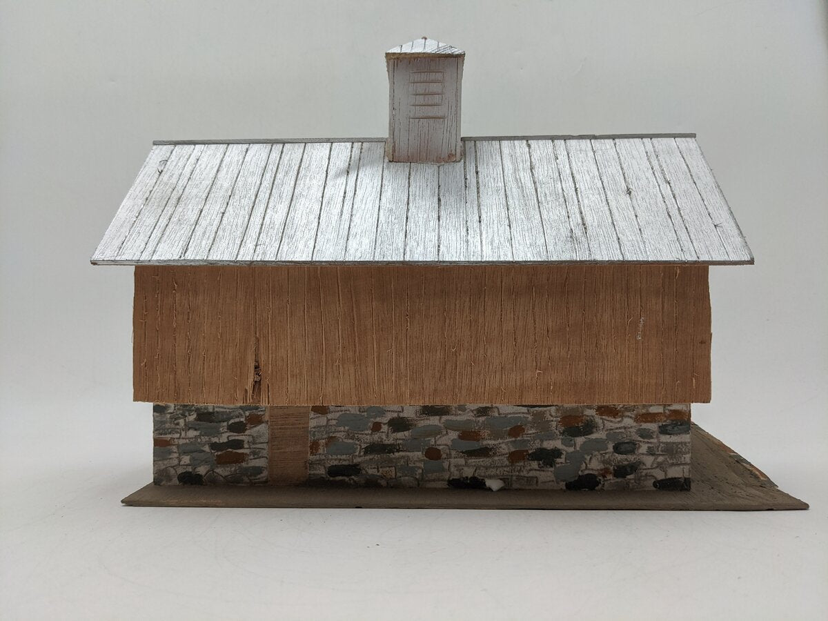 O Scale Custom Built Country Barn