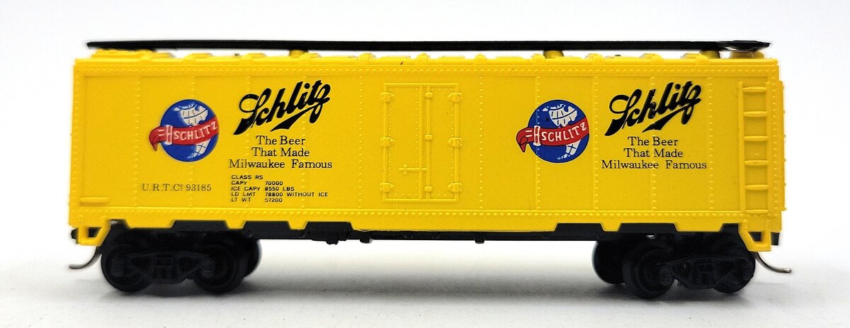 Model Power 3724 N Schlitz Beer Reefer Car #93185 LN/Box