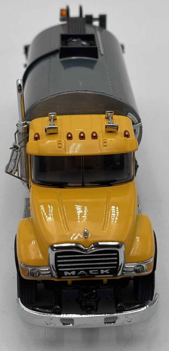 First Gear 1:50 Mack Pinnacle w/Etnyre Lube Tanker Diecast EX